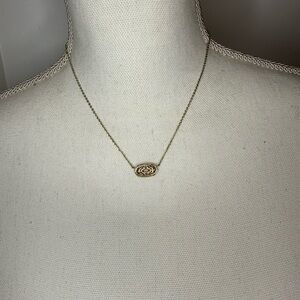 Kendra Scott Gold Delicate Pendant Necklace | Minimal Oval Filigree